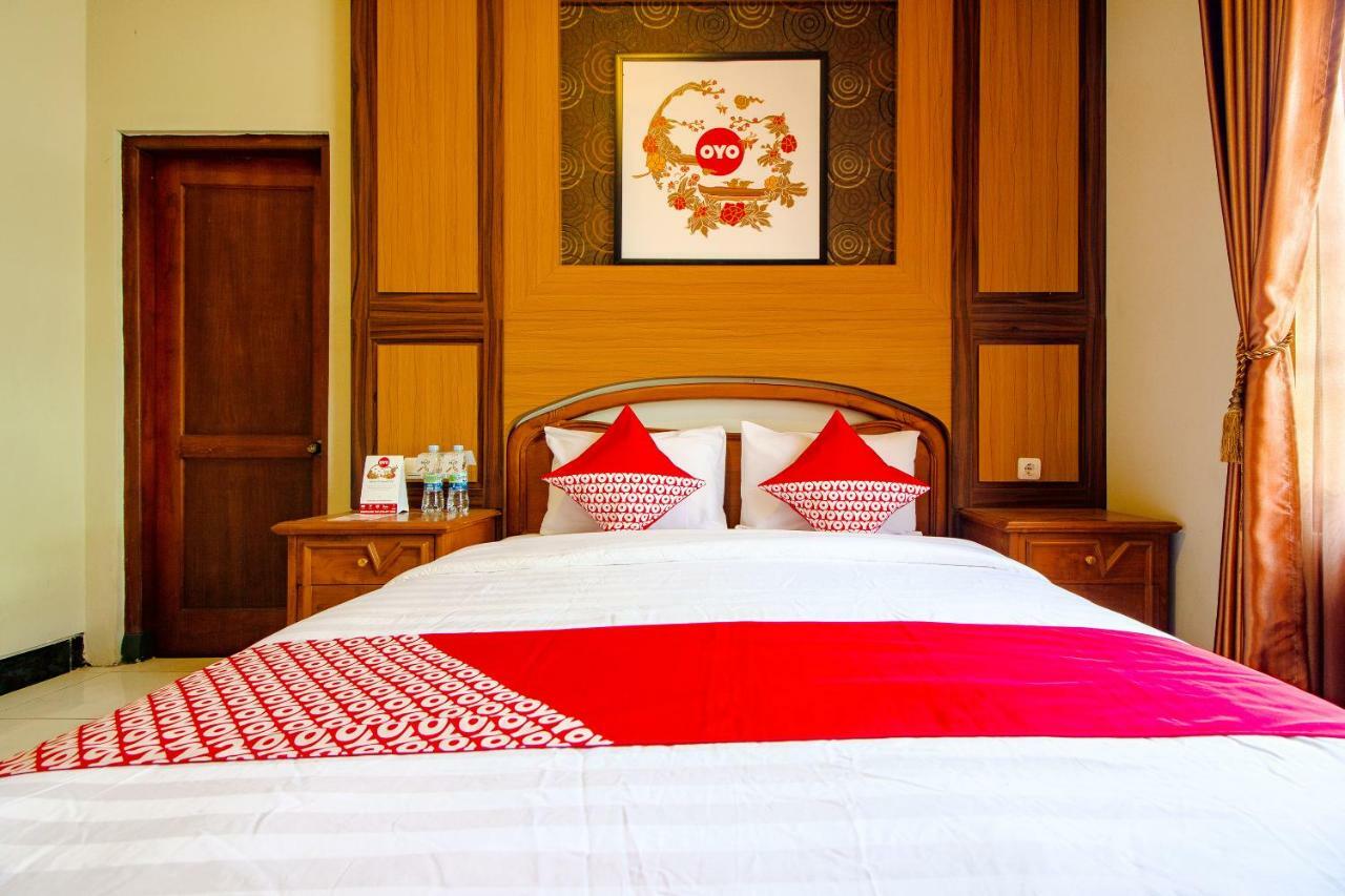 Oyo 1195 The Doctor'S Guest House Syariah Kejayan Exterior foto