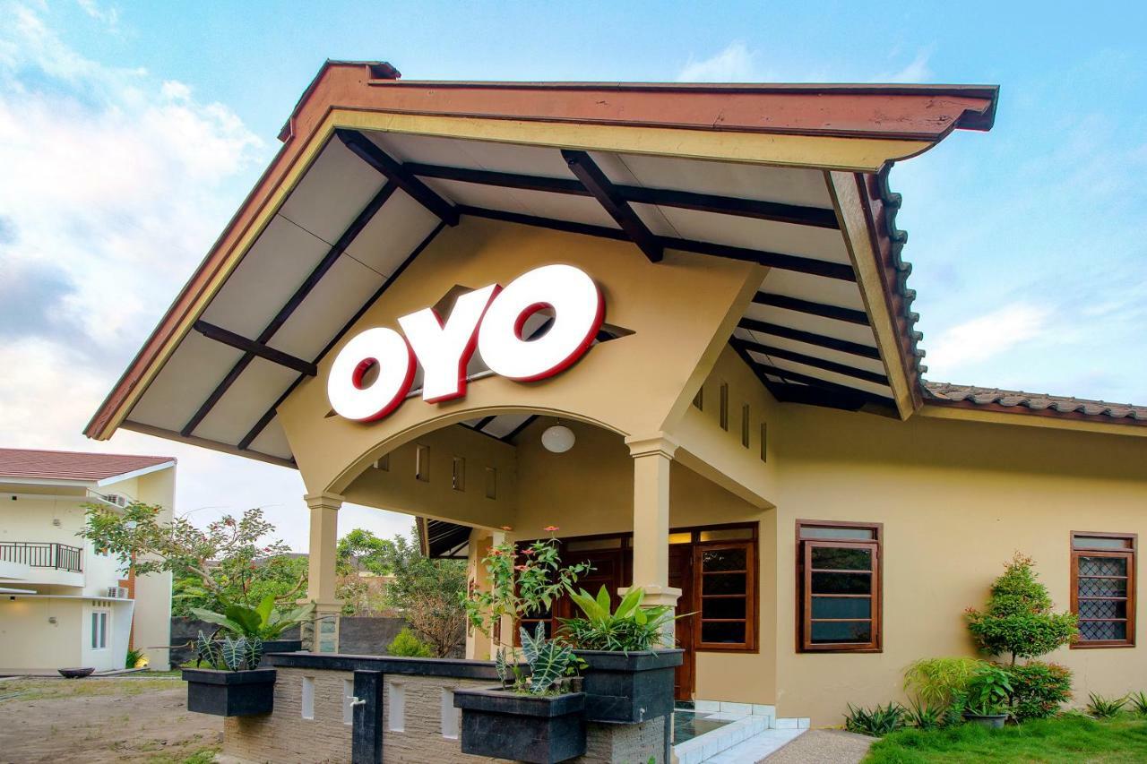 Oyo 1195 The Doctor'S Guest House Syariah Kejayan Exterior foto